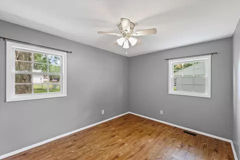 Bedroom - 3104 Kimberly Dr, Champaign, IL 61821 photo 5 of 7