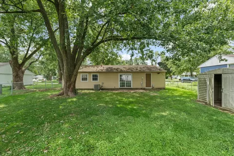 Exterior - 3104 Kimberly Dr, Champaign, IL 61821 photo 5 of 7
