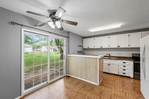 Kitchen - 3104 Kimberly Dr, Champaign, IL 61821 photo 4 of 4