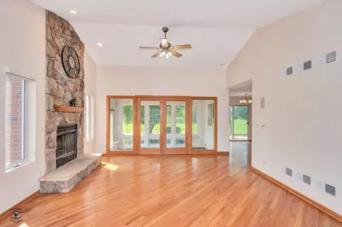 Living - 8703 W Pauling Rd, Monee, IL 60449 photo 6 of 6