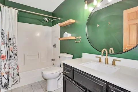 Bath - 8703 W Pauling Rd, Monee, IL 60449 photo 4 of 4