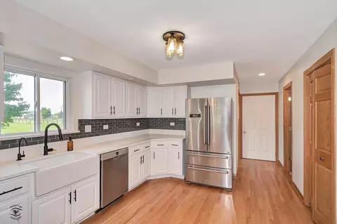 Kitchen - 8703 W Pauling Rd, Monee, IL 60449 photo 4 of 4