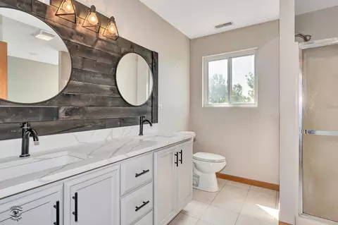 Bath - 8703 W Pauling Rd, Monee, IL 60449 photo 1 of 4