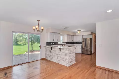 Kitchen - 8703 W Pauling Rd, Monee, IL 60449 photo 2 of 4
