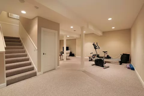 Undisclosed, Glenview, IL 60025 photo 32