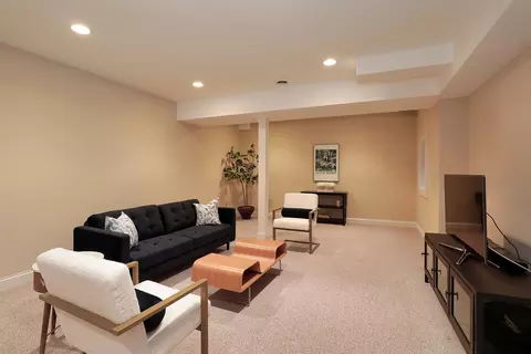 Undisclosed, Glenview, IL 60025 photo 31