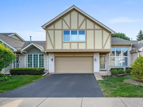 43 Townsend Cir #43, Naperville, IL 60565