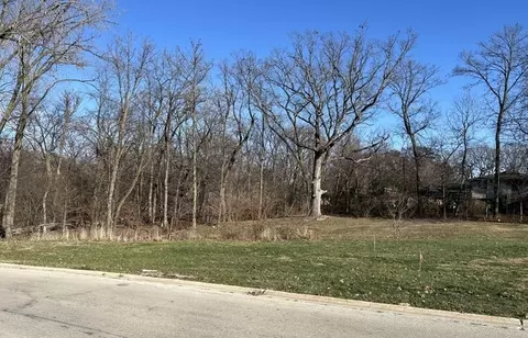 16961 Forest Glen Dr, Tinley Park, IL 60477