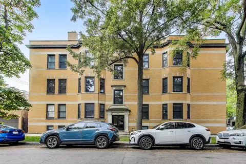 1951 W Byron St #2E, Chicago, IL 60613
