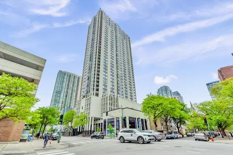 1122 N Clark St #1405, Chicago, IL 60610