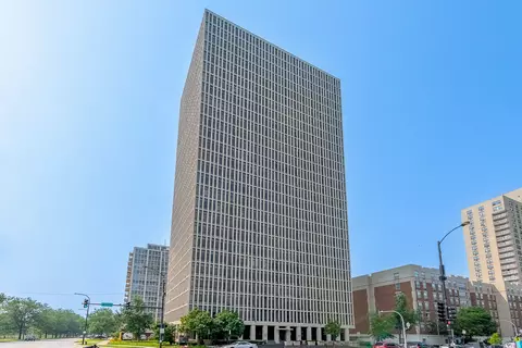 6700 S South Shore Dr #14A, Chicago, IL 60649