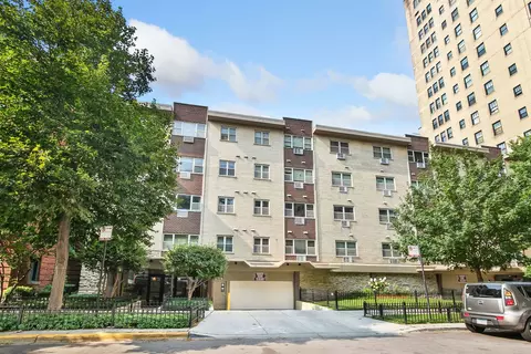 420 W Aldine Ave #426, Chicago, IL 60657