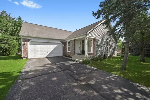 2108 Aspen Dr, Woodstock, IL 60098