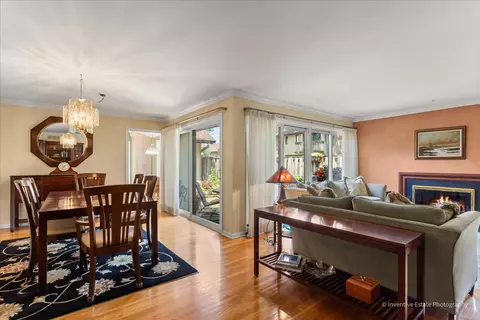 Dining - 40 Kyle Ct, Willowbrook, IL 60527 photo 1 of 2