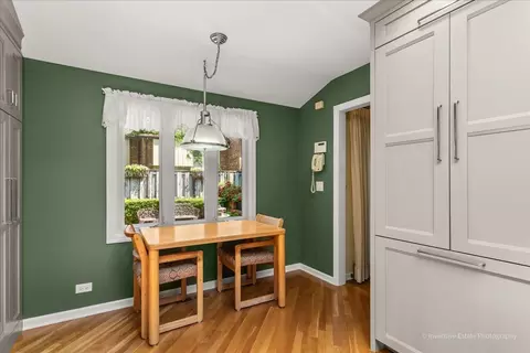 Kitchen - 40 Kyle Ct, Willowbrook, IL 60527 photo 3 of 3