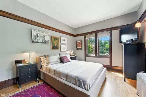 Bedroom - 1366 E 57th St #2, Chicago, IL 60637 photo 1 of 2