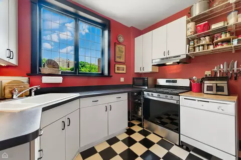 Kitchen - 1366 E 57th St #2, Chicago, IL 60637 photo 2 of 2