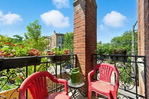 Exterior - 1366 E 57th St #2, Chicago, IL 60637 photo 2 of 2