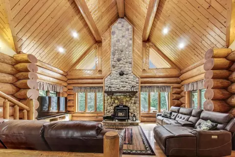 Living - 19542 Bauer Rd, Custer Park, IL 60481 photo 1 of 3