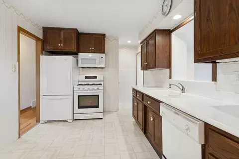 Kitchen - 2528 William Ave, Glenview, IL 60025 photo 1 of 1