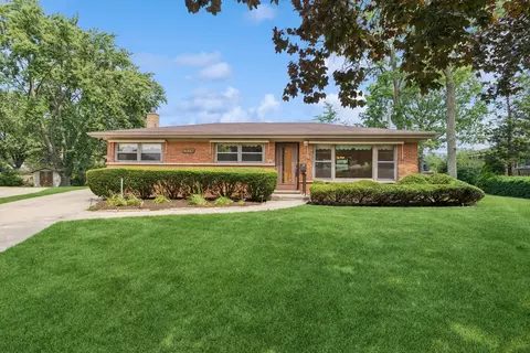 2528 William Ave, Glenview, IL 60025
