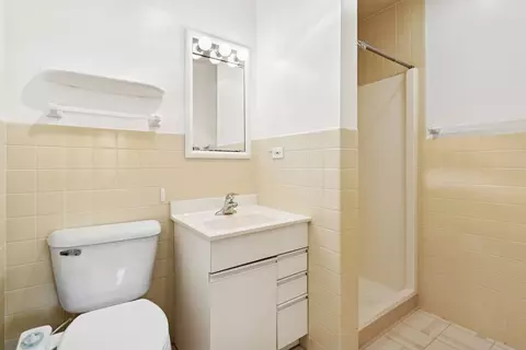Bath - 2528 William Ave, Glenview, IL 60025 photo 2 of 2
