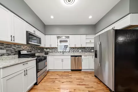 Kitchen - 317 E 136th Pl, Chicago, IL 60827 photo 2 of 3