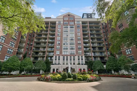 55 W Delaware Pl #513, Chicago, IL 60610