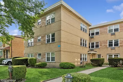 4629 Main St #2C, Skokie, IL 60076