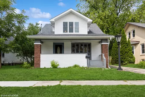 917 N 14th St, Dekalb, IL 60115