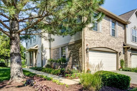 2044 Ivy Ridge Dr #0, Hoffman Estates, IL 60192