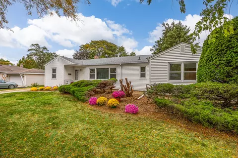 232 55th St, Downers Grove, IL 60515
