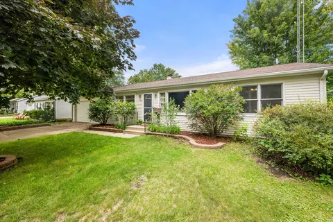 419 E Lincoln St, Sycamore, IL 60178