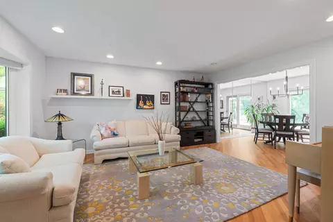 Living - 934 Wayne Ave, Deerfield, IL 60015 photo 1 of 2