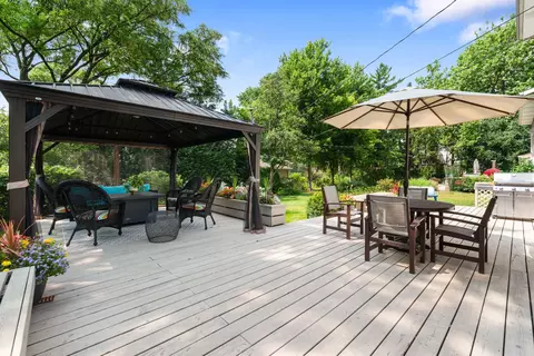 Exterior - 934 Wayne Ave, Deerfield, IL 60015 photo 3 of 7