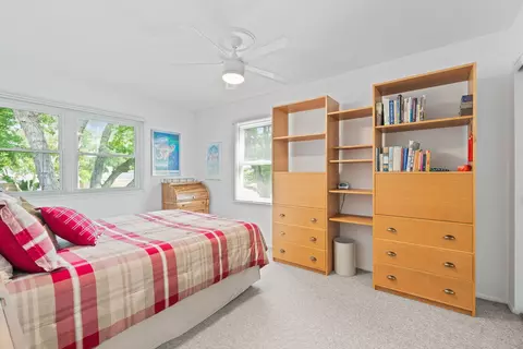 Bedroom - 934 Wayne Ave, Deerfield, IL 60015 photo 3 of 3
