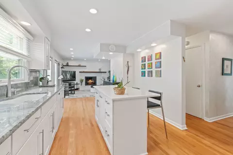 Kitchen - 934 Wayne Ave, Deerfield, IL 60015 photo 1 of 4