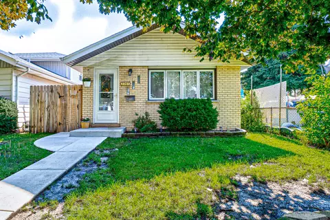 7707 Mobile Ave, Burbank, IL 60459