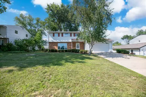 2301 W Wagner Ln, Peoria, IL 61615