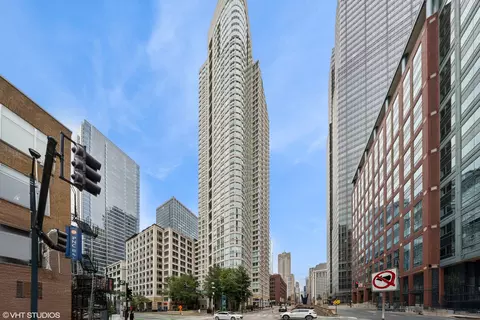 345 N La Salle Dr #702, Chicago, IL 60654