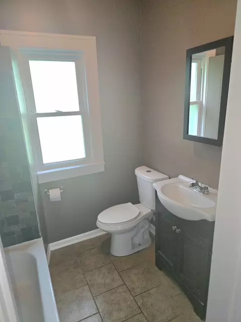 Bath - Undisclosed, Chicago, IL 60643 photo 1 of 1