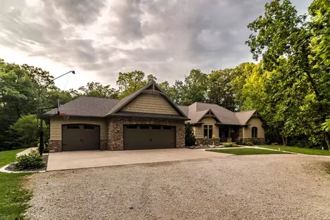 6690 Little Galilee Rd, Clinton, IL 61727