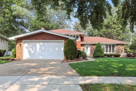 7960 W Ponderosa Ct, Orland Park, IL 60462