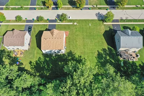 2412 Fleetwood Dr, Joliet, IL 60432