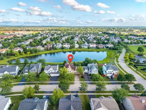 11253 Victoria Ln, Huntley, IL 60142