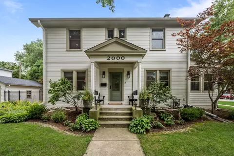2000 Lincoln St, Evanston, IL 60201