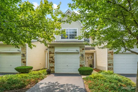 1961 Misty Ridge Ln, Aurora, IL 60503