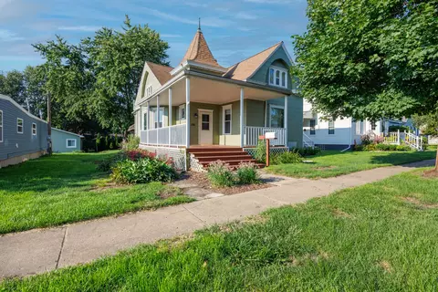 126 W Main St, El Paso, IL 61738