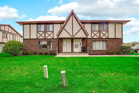 8515 162nd Pl #1, Tinley Park, IL 60487