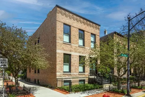 242 W Saint Paul Ave, Chicago, IL 60614